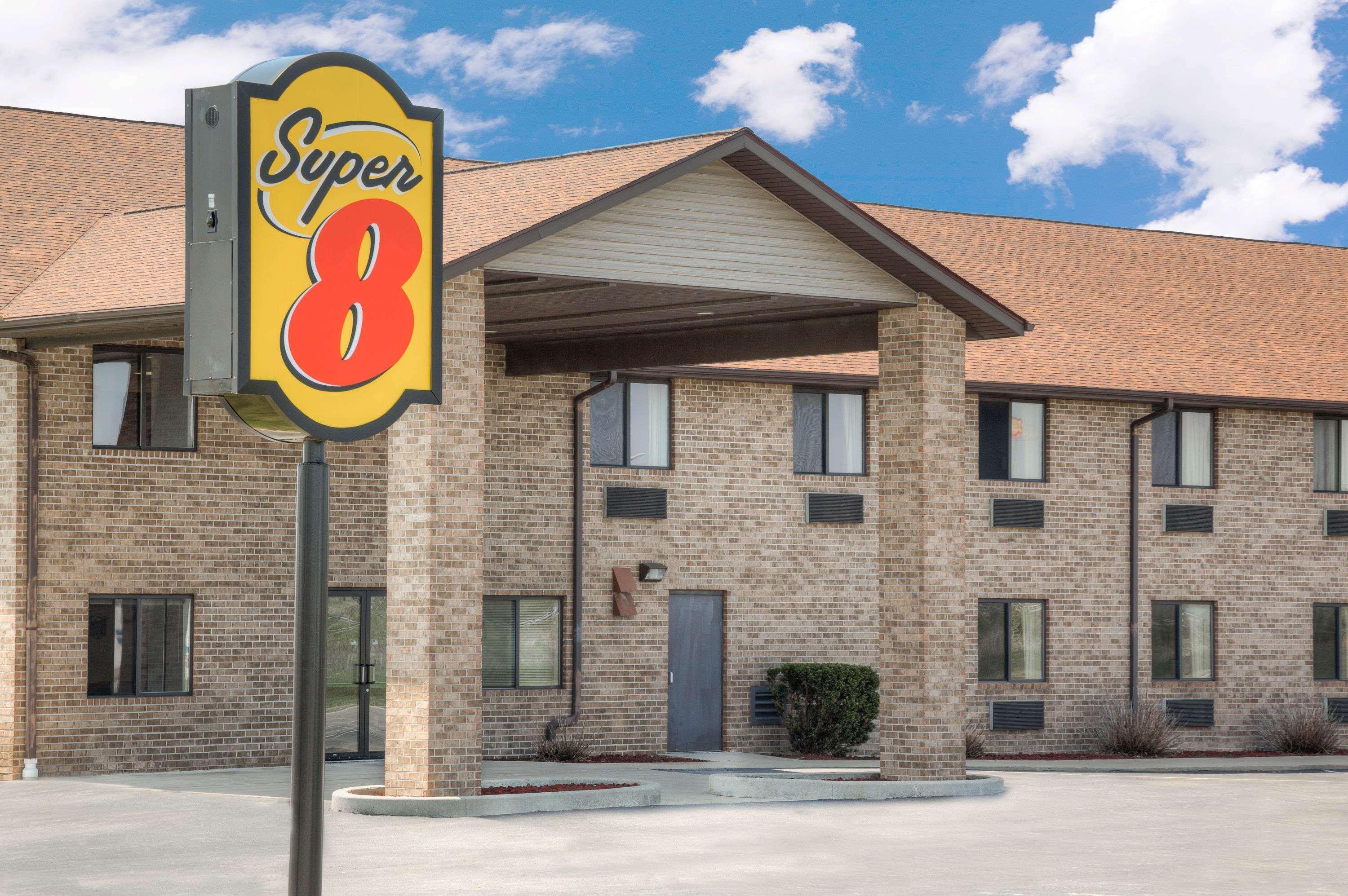 Super 8 By Wyndham Gas City Marion Area Экстерьер фото